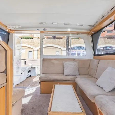 Barco Americano Sotogrande 托雷加迪亚罗