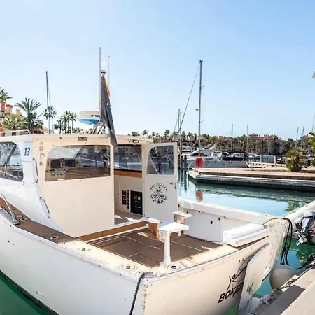 Barco Americano Sotogrande Botel