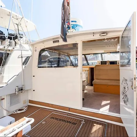 Barco Americano Sotogrande *
