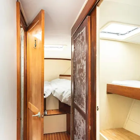 Botel Barco Americano Sotogrande