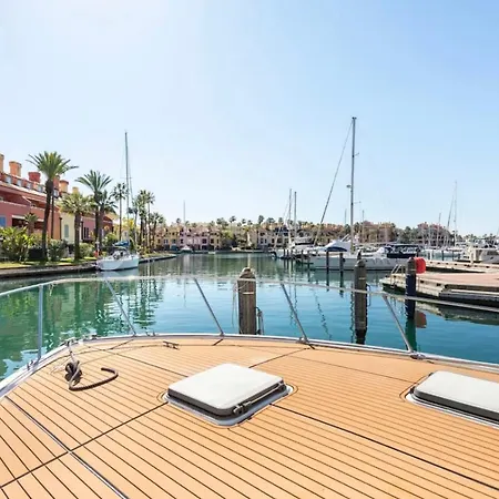 Botel Barco Americano Sotogrande