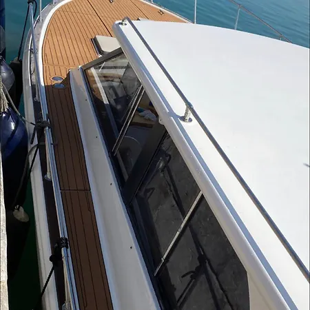 Botel Barco Americano Sotogrande *